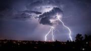 Terror en el cielo porteño: estruendo, humo y confusión tras la supuesta caída de un rayo en pleno microcentro