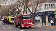 Un incendio en un local de tecnología generó preocupación entre transeúntes y conductores