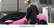 Wanda Nara llenó de grafitis su Lamborghini rosa para promocionar “Tóxica”