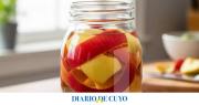 Para qué sirve mezclar cáscaras de manzana con vinagre