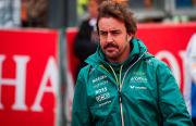 Alonso sufre una lesión muscular en su espalda y no saldrá en la FP1 en Hungría
