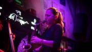 Yamile Burich tocó con un dream team de salteños en el Paseo Balcarce