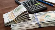 El dólar terminó la semana con una caída de $5 tras el último salto diario de $55