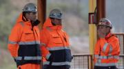 Brigadas chilenas continúan la búsqueda de cinco mineros atrapados tras derrumbe: Son horas críticas