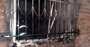 El presunto robo que desató el enfrentamiento de dos familias en Chimbas y el incendio de una casa