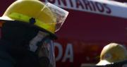 Un hombre se quedó dormido mientras fumaba y casi muere quemado al incendiarse su casa de Los Hornos