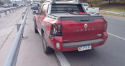 Una mujer terminó hospitalizada tras chocar en moto contra una camioneta detenida en Circunvalación