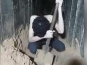 El impactante video que difundió Hamas de un rehén israelí: “Estoy cavando mi propia tumba”