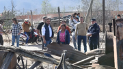 El gobernador coordinó la asistencia a familias afectadas por el fuego 