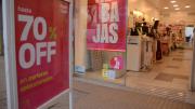Efecto Shein en Neuquén: por el boom de la ropa china, los comerciantes anticipan las liquidaciones para sobrevivir