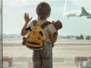 Dejaron abandonado a su hijo de 10 años en el aeropuerto para no perder el avión e irse de vacaciones