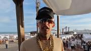 ¡Bombazo! Las fotos de L-Gante acaramelado con otra mujer en las playas de Ibiza