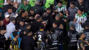 Piñas, corridas y expulsión: escandaloso final entre Almirante Brown y Nueva Chicago