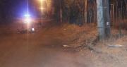 Barreal: un motociclista perdió el control de su moto y chocó de frente contra un poste de luz