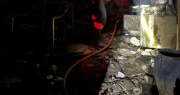Voraz incendio arrasó una casa en Puchuzún y dejó a una familia sin nada