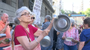 Jubilaciones y pensiones: sin aumento tras el veto de Javier Milei