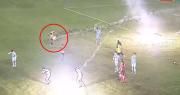 Video: Jugador atigrado fue alcanzado por una bengala en un final violento ante Blooming