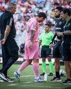 Messi volvió a lesionarse y no hay certezas: crecen las dudas sobre su presencia con la Selección Argentina