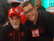 El hincha de Independiente que quedó en terapia intensiva tras sufrir una caída en el viaje a Rosario sigue grave pero hubo algunos signos alentadores