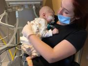 Que paguen por lo que hicieron: la historia del bebé cordobés que fue tratado con fentanilo contaminado y sufrirá secuelas de por vida