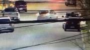 Una mujer fue arrastrada por su ex pareja sobre el capot de su auto
