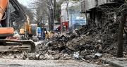 Tras suspender la demolición del depósito incendiado en La Plata, retoman las tareas con un robot