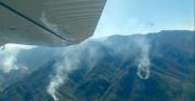 Piden intervención aérea urgente para controlar focos de incendio en la cordillera de Sama