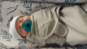 El bebé más viejo del mundo: Nace un niño con un embrión congelado hace 30 años