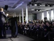 Milei en otra cena de la Fundación El Faro: pidió el voto para la elección bonaerense para terminar con el kirchnerismo