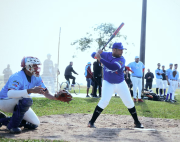 Las ligas de sóftbol prosperan en una ciudad brasileña, los cubanos que llegan superan el numero de venezolanos