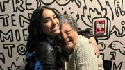 Una abuela fan, una nieta brillante y el abrazo con Lali Espósito que tocó miles de corazones