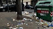 Multas de hasta $900 mil en CABA para quienes revuelvan contenedores y ensucien la vía pública