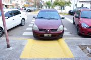 Estacionar sobre las rampas: las otras fotomultas de Neuquén a cargo de más de 80 personas capacitadas en detectar obstáculos