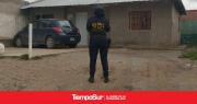 Realizan cinco allanamientos por una causa de estafas