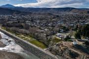 Una intensa crecida del río inundó Chos Malal en 2023: buscan construir defensas en una costanera del norte neuquino