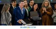Bajo el programa “Maestro de América, cultivando el futuro”, Orrego entregó notebooks a docentes de primaria