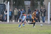 Mitre goleó a Defensores de Forres y consiguió su primera victoria