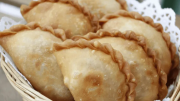 Las mejores empanadas de Buenos Aires no están donde pensás: el pueblo poco conocido que las hace únicas