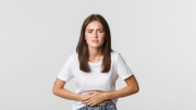 ¡Alerta con tu intestino! Esta fruta que tiene fama de muy saludable puede dañar tus vías digestiva: esta es la dosis correcta
