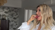 Wanda provoca a Mauro con una publicidad de maní