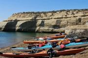 Ofrecía paseos gratis en kayak para mujeres y abusaba de ellas: fue detenido