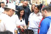 (VIDEO) Delcy Rodríguez impulsa emprendimiento familiar en Puente Hierro