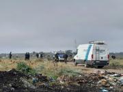Un cuerpo calcinado, con las manos atadas y una soga al cuello apareció en un basural de Mar del Plata: lo arrojaron desde un auto