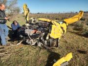 Video: destrozó una Ferrari que vale un millón de dólares al chocar una rotonda en San Vicente y salió ileso