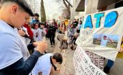 El número de víctimas mortales por el fentanilo trepó a 76 y volvieron a realizar allanamientos