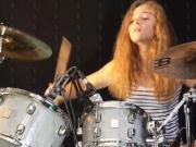 La baterista que es récord en YouTube, grabó con el nieto de un Rolling Stone y tiene más de 760 millones de visualizaciones: quién es y qué es lo que toca