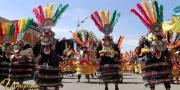 Miles de bailarines toman Quillacollo para expresar su devoción a la Virgen de Urkupiña
