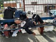 Llamado urgente: Ciudadano de la tercera edad en grave estado, en la entrada de La Vega, necesita que lo socorran
