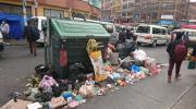 Basura se acumula en las calles de La Paz, alcaldía pide no sacar la basura a la población