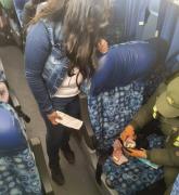ATRAPAN A DOS BOLIVIANAS CON COCAÍNA EN ARGENTINA: Iban con 215 cápsulas entre sus ropas, en un bus